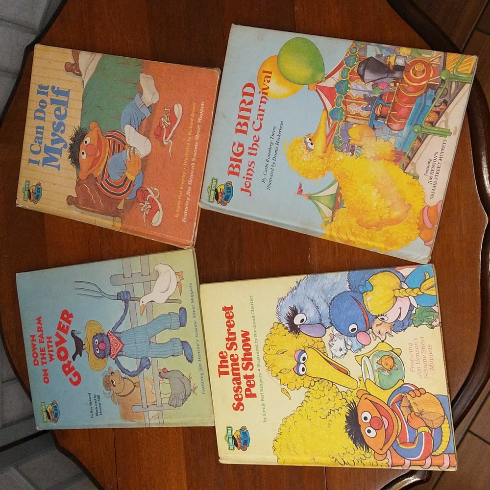 Sesame Street books: Lot of 4 - Picture 1 of 10